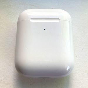 Apple airpod charging case